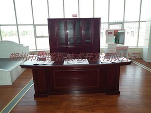 碳金辦公臺 凱勒美碳金家具系列，融合科技與美學的辦公新體驗